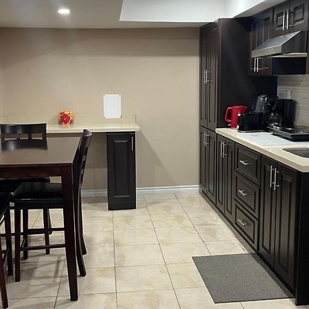Bernie'S Basement Apartman Milton Kültér fotó