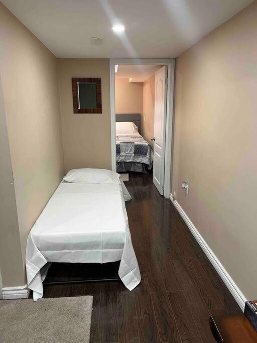 Bernie'S Basement Apartman Milton Kültér fotó