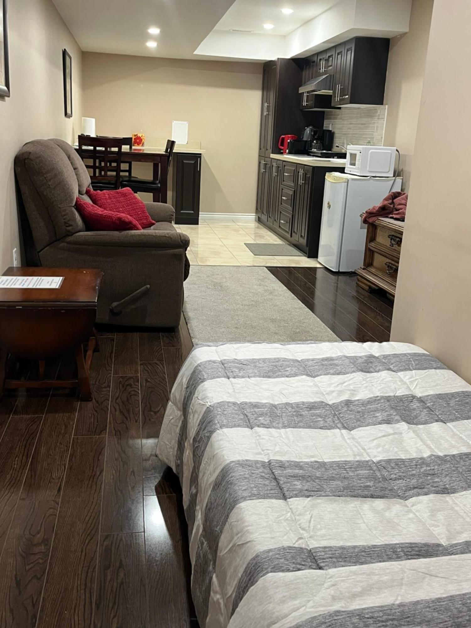 Bernie'S Basement Apartman Milton Kültér fotó