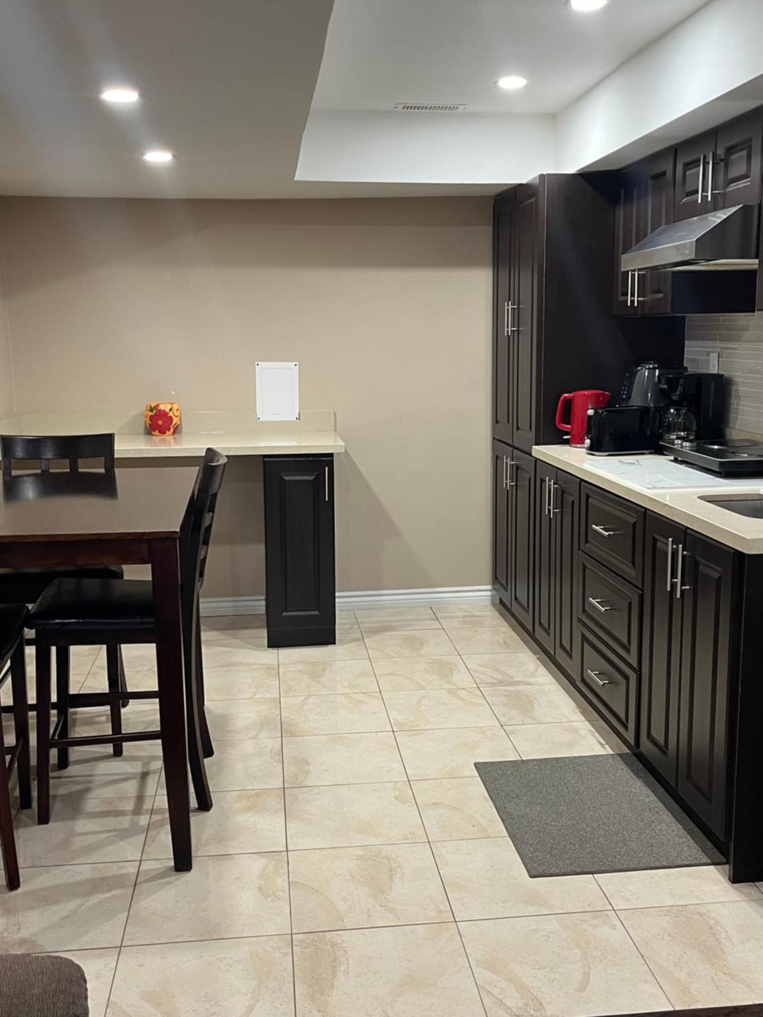 Bernie'S Basement Apartman Milton Kültér fotó
