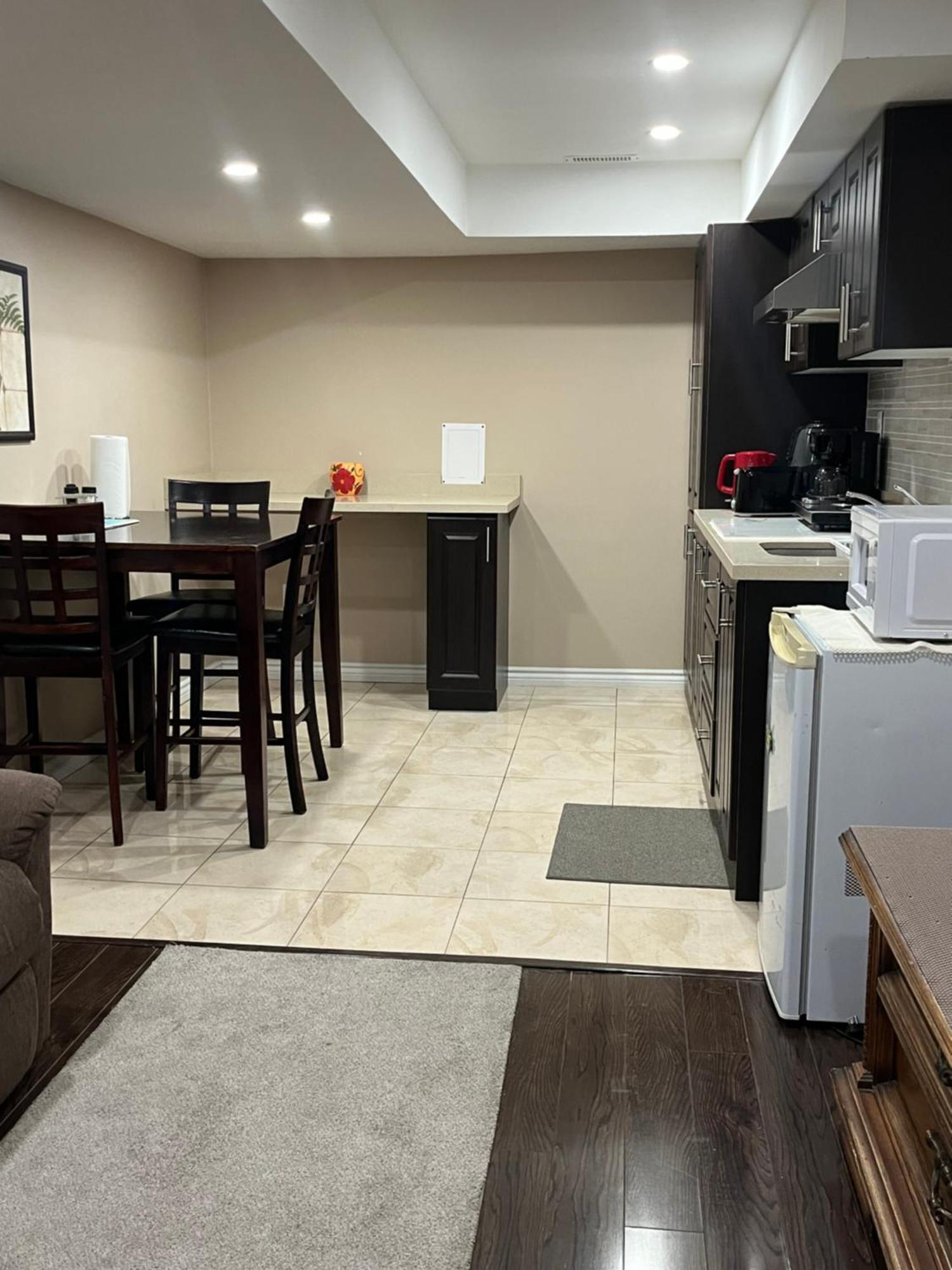 Bernie'S Basement Apartman Milton Kültér fotó