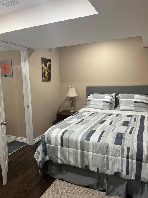 Bernie'S Basement Apartman Milton Kültér fotó
